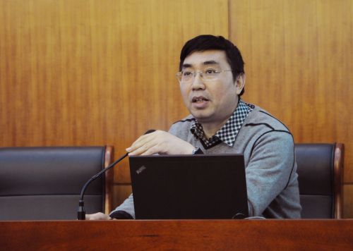市教研院副院长马玉斌作市一模质量分析报告